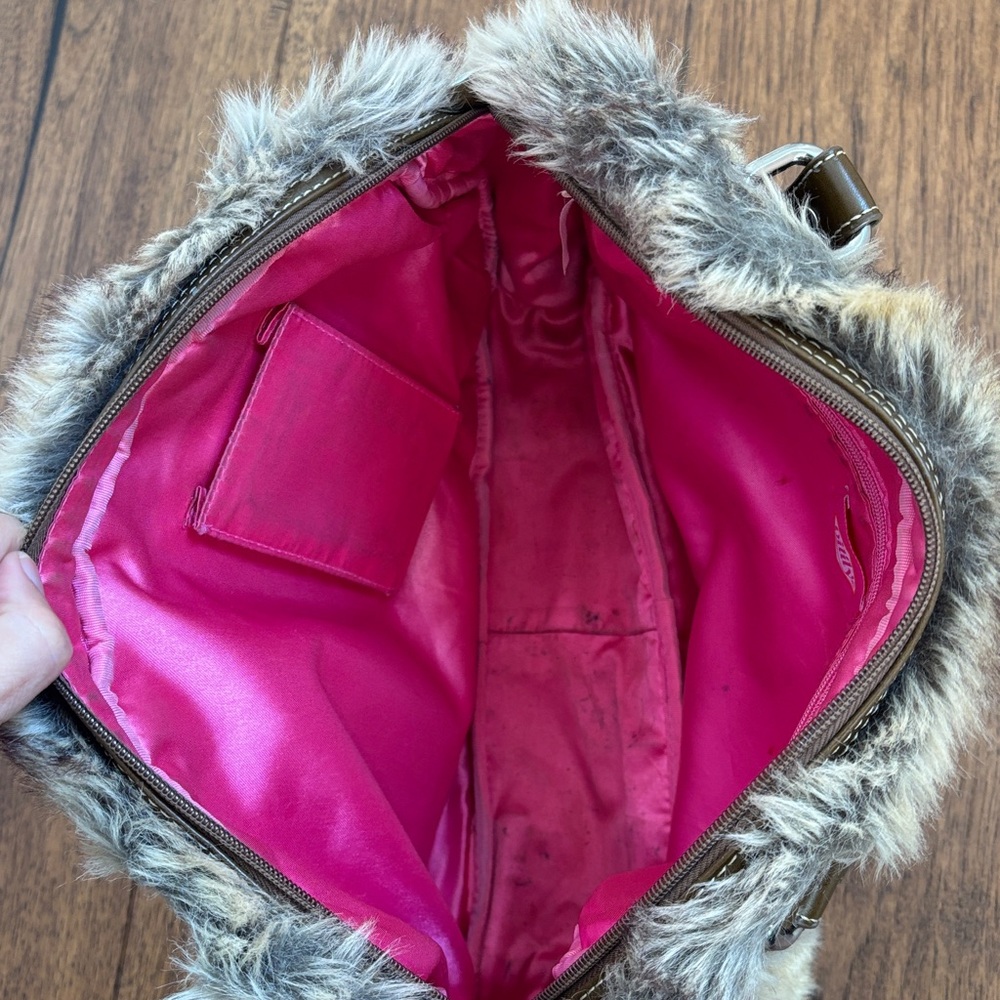 OILILY Faux Fur Embroidered Nordic Purse Handbag - Picture 7 of 11
